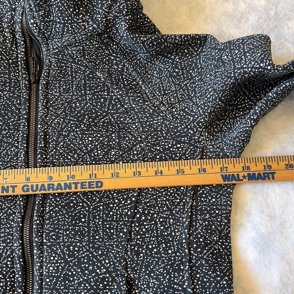 Lululemon Night View Black White Polka Dot Athletic Workout Scuba Hoodie Size 6 - Picture 12 of 15